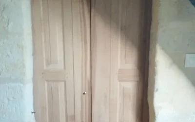 Porte façon volets intérieurs